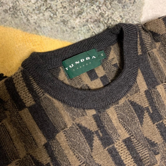 Tundra Sweater Vintage - Picture 2 of 5